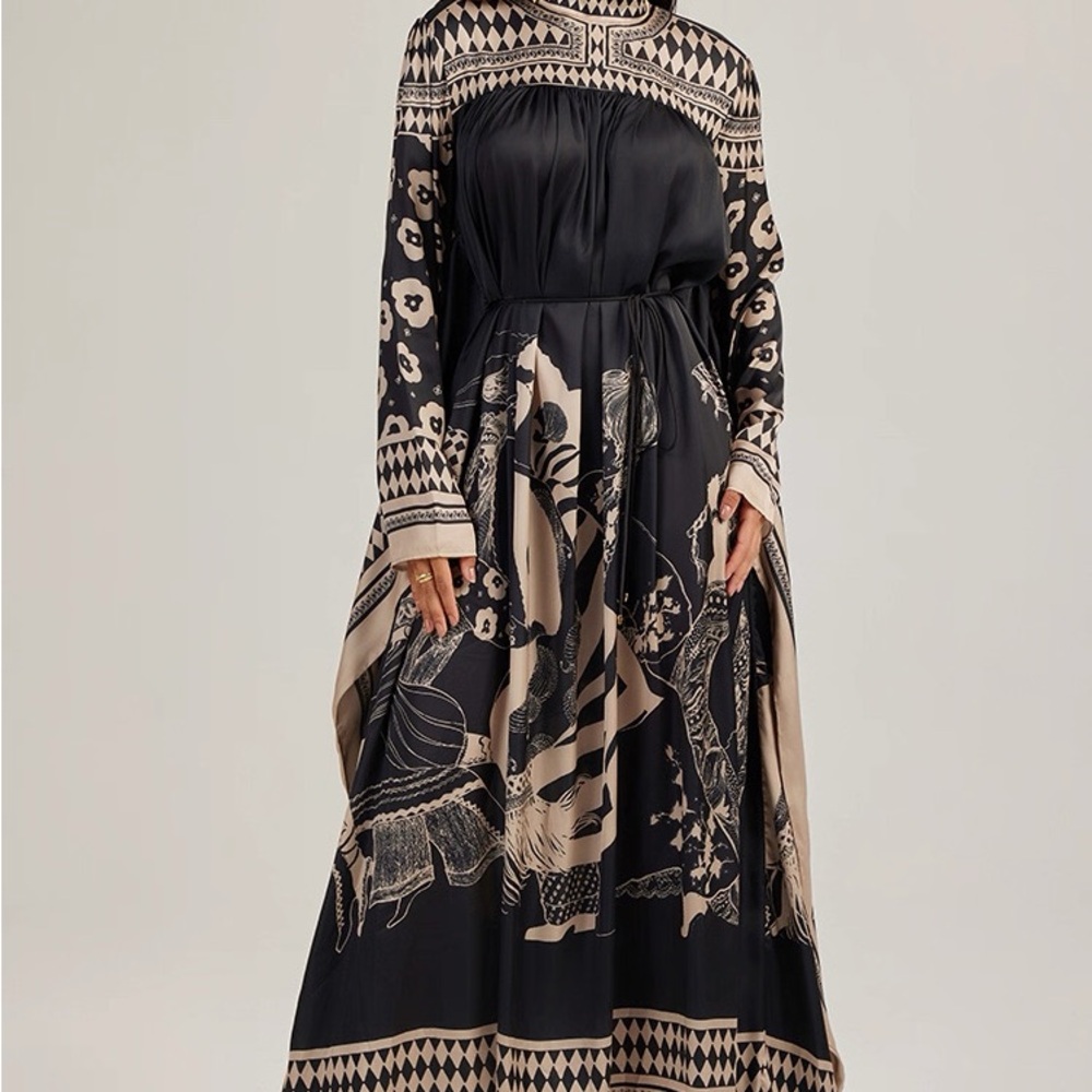 Designer-Style Motif Printed Black & Cream Long Sleeve Maxi Dress - Picture 3 of 8